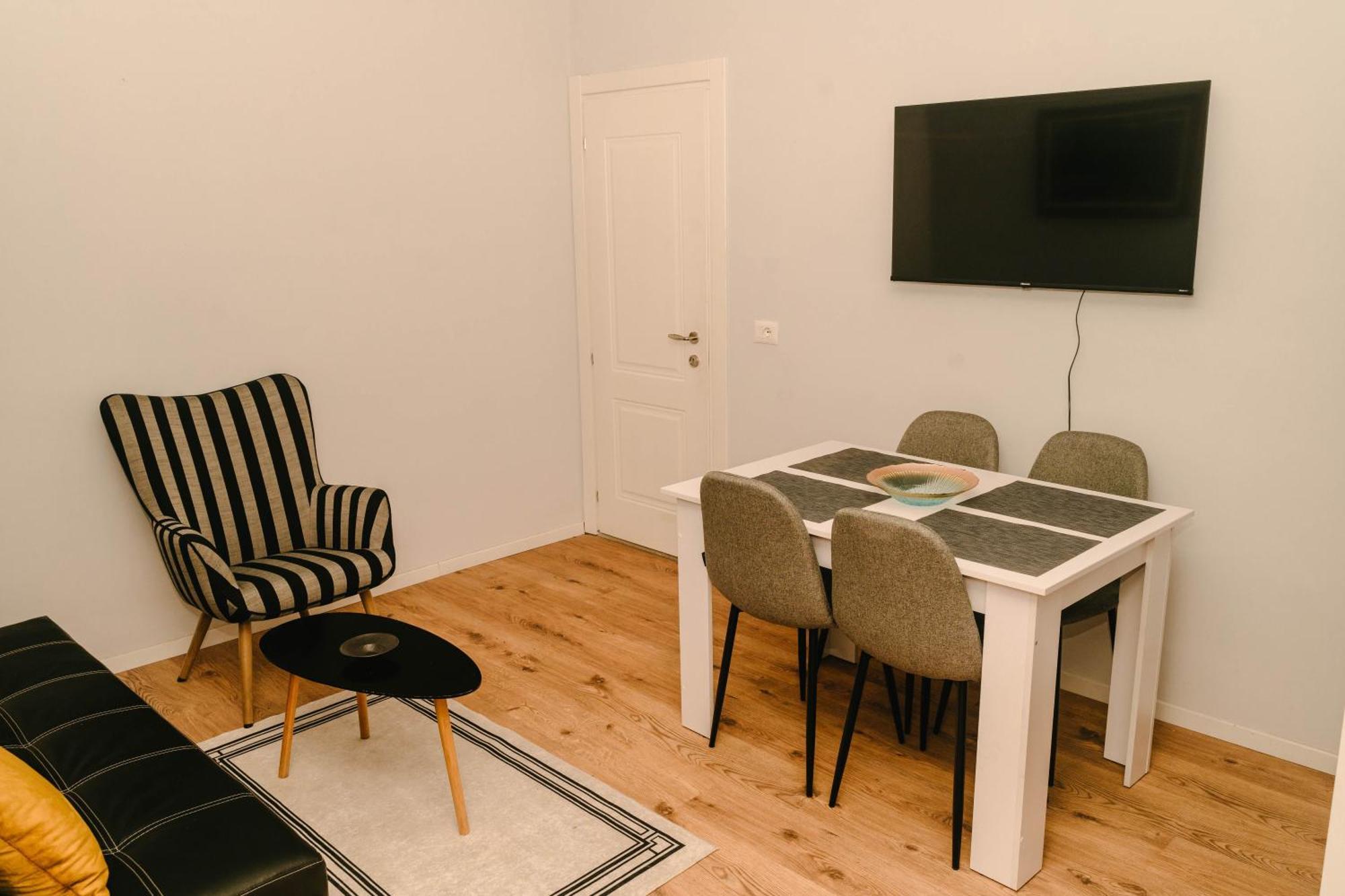 Studio Flat In Heart Of Tiranë Eksteriør bilde