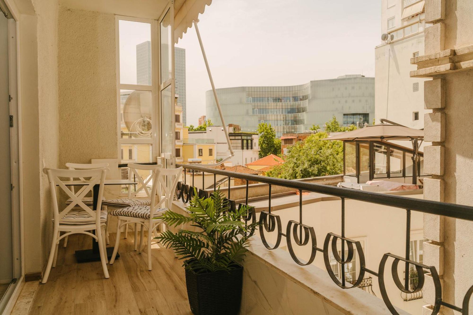 Studio Flat In Heart Of Tiranë Eksteriør bilde